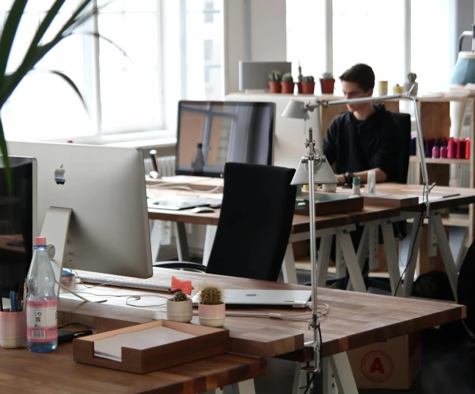 Propagační pomůcky pro kancelář - skvělý a levný způsob, jak vytvořit pozitivní image.